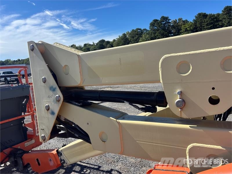 JLG E400AN 2WD Electric Articulating Boom Lift Strēles pacēlāji
