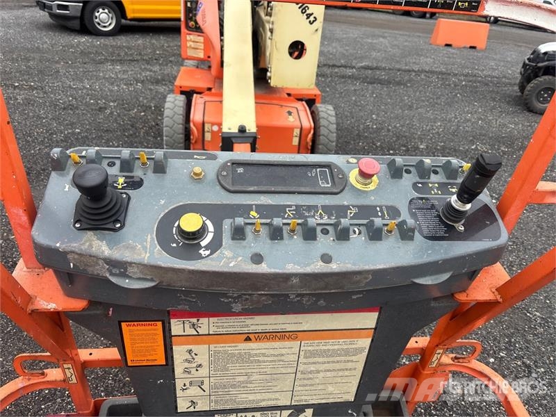 JLG E400AN 2WD Electric Articulating Boom Lift Articulated boom lifts