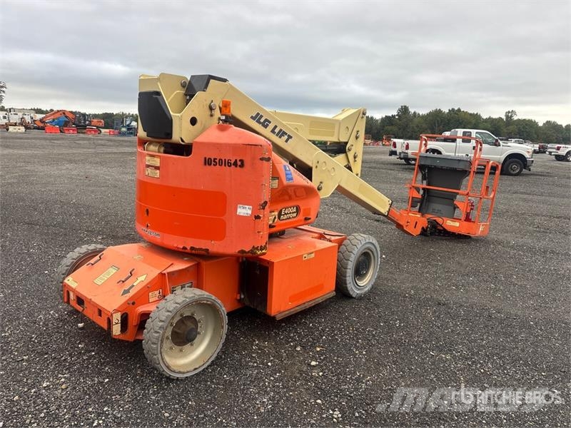JLG E400AN 2WD Electric Articulating Boom Lift Articulated boom lifts