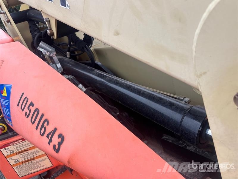 JLG E400AN 2WD Electric Articulating Boom Lift Articulated boom lifts