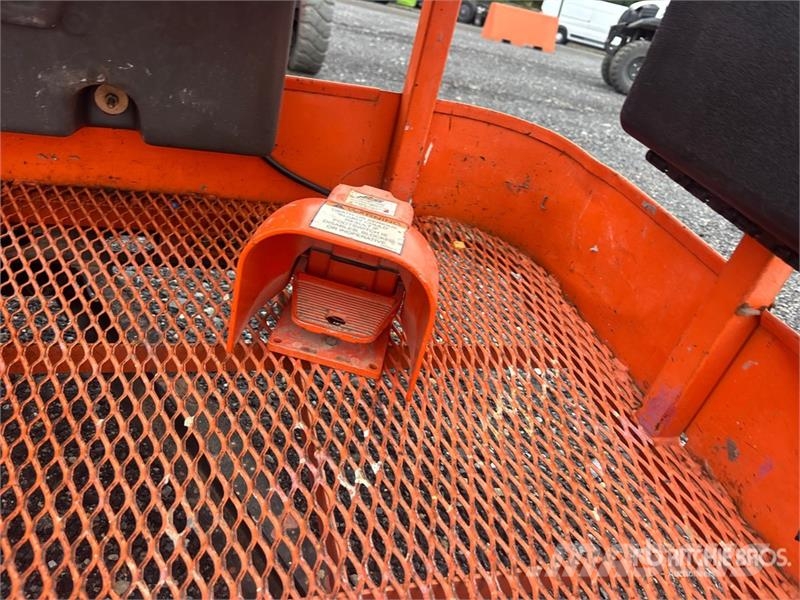 JLG E400AN 2WD Electric Articulating Boom Lift Articulated boom lifts