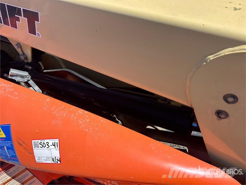 JLG E400AN 2WD Electric Articulating Boom Lift Strēles pacēlāji