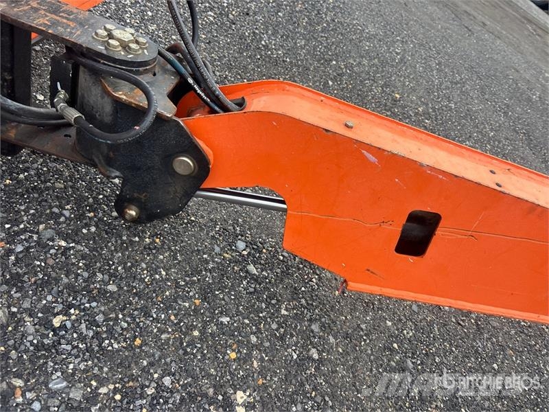 JLG E400AN 2WD Electric Articulating Boom Lift Articulated boom lifts