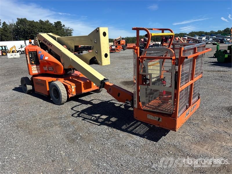 JLG E400AN 2WD Electric Articulating Boom Lift Strēles pacēlāji