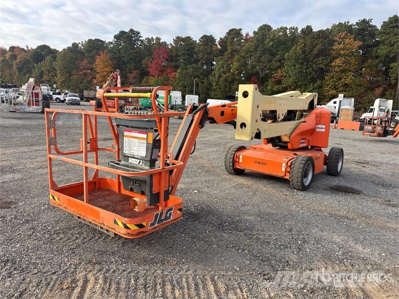 JLG E450AJ 2WD Electric Articulating Boom Lift Articulated boom lifts