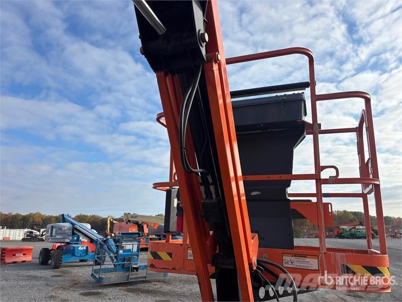 JLG E450AJ 2WD Electric Articulating Boom Lift Articulated boom lifts