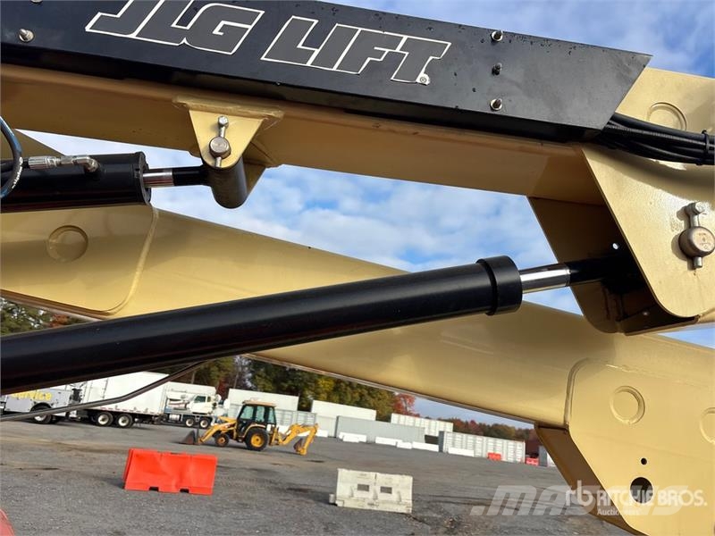 JLG E450AJ 2WD Electric Articulating Boom Lift Articulated boom lifts