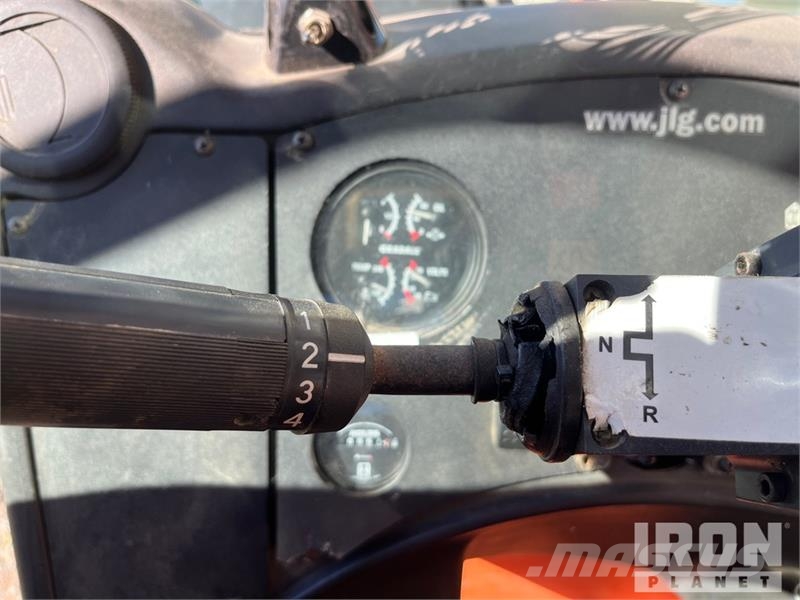 JLG G12-55A Kurottajat