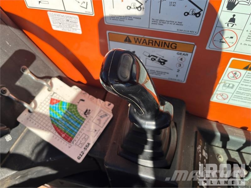 JLG G12-55A Kurottajat