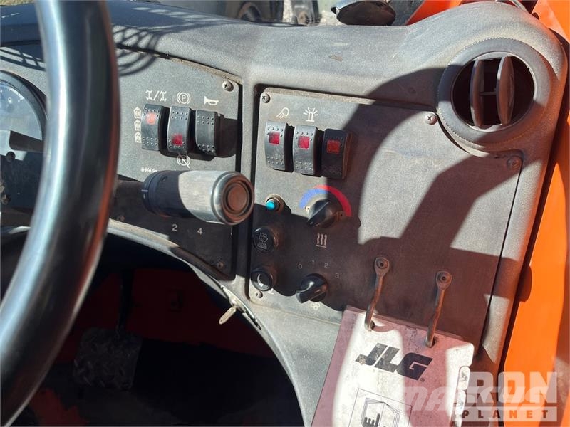 JLG G12-55A Kurottajat