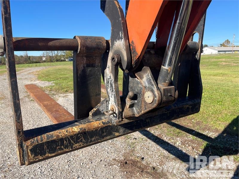 JLG G12-55A Kurottajat