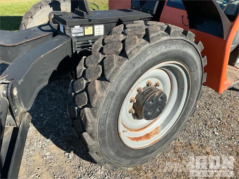 JLG G12-55A Kurottajat