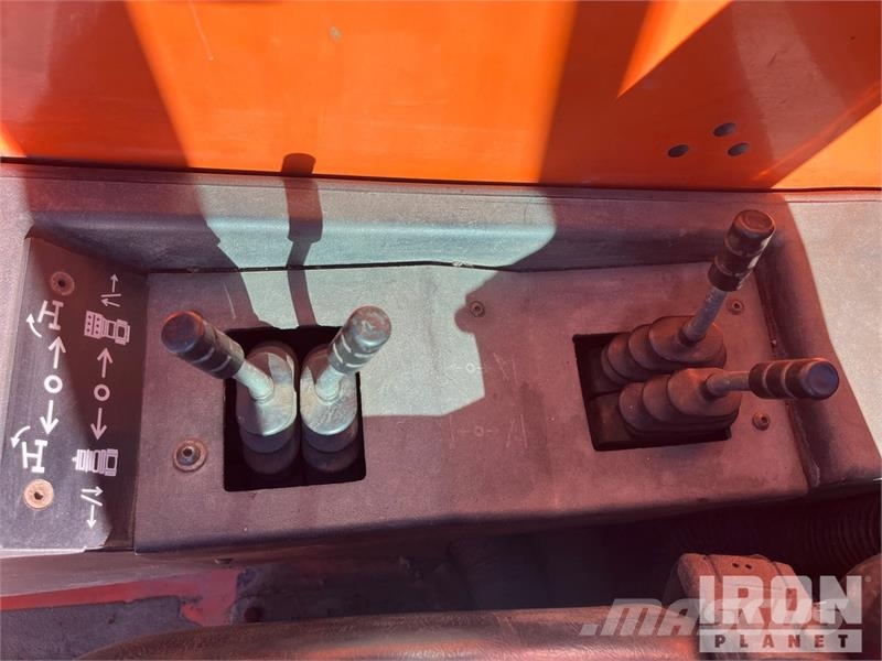 JLG G12-55A Kurottajat