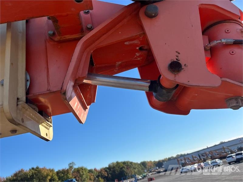JLG M600JP 4WD Hybrid Articulating Boom Lift (Inoperab Articulated boom lifts