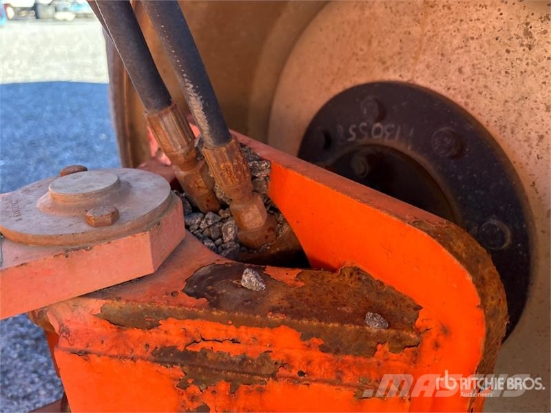 JLG M600JP 4WD Hybrid Articulating Boom Lift (Inoperab Articulated boom lifts