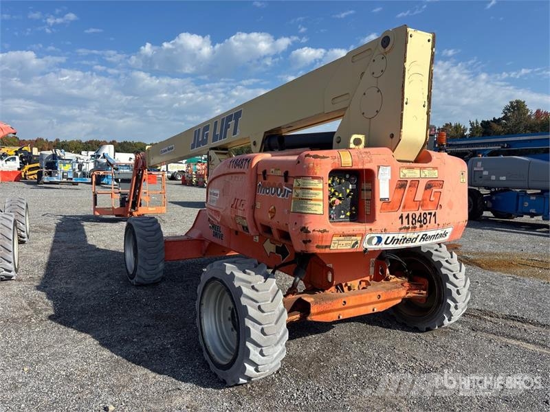 JLG M600JP 4WD Hybrid Articulating Boom Lift (Inoperab 曲臂高空作業車