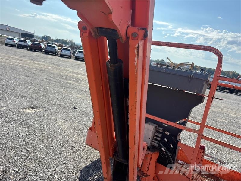 JLG M600JP 4WD Hybrid Articulating Boom Lift (Inoperab 曲臂高空作業車
