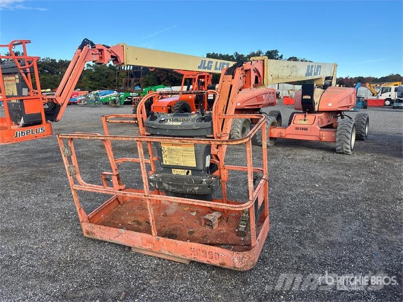 JLG M600JP 4WD Hybrid Articulating Boom Lift (Inoperab Articulated boom lifts