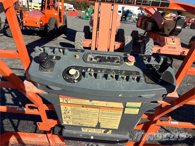 JLG M600JP 4WD Hybrid Articulating Boom Lift (Inoperab Articulated boom lifts