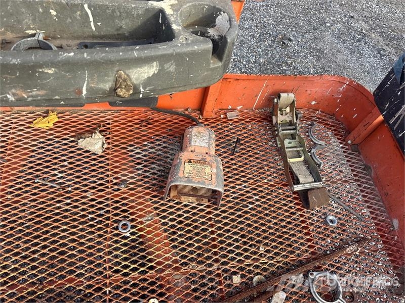 JLG M600JP 4WD Hybrid Articulating Boom Lift (Inoperab Articulated boom lifts