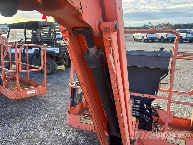 JLG M600JP 4WD Hybrid Articulating Boom Lift (Inoperab Articulated boom lifts