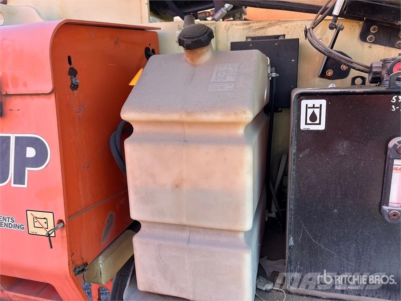 JLG M600JP 4WD Hybrid Articulating Boom Lift (Inoperab Articulated boom lifts