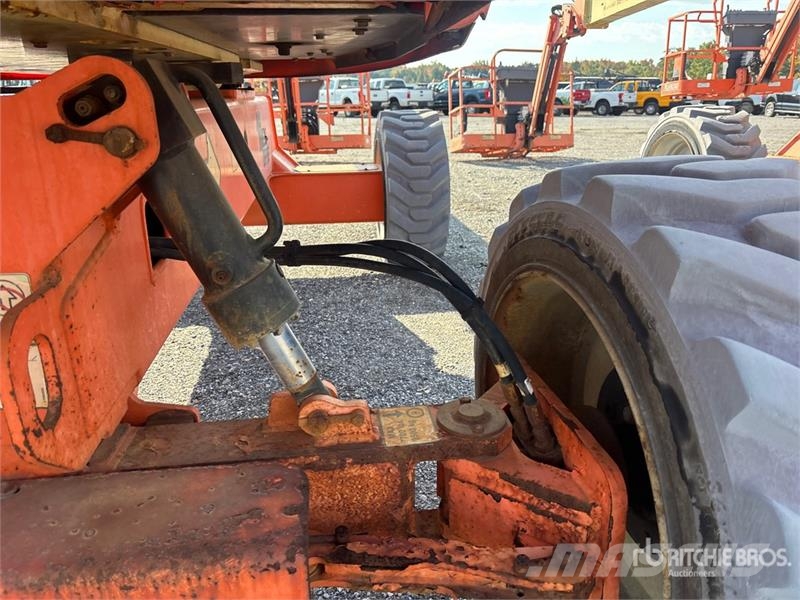 JLG M600JP 4WD Hybrid Articulating Boom Lift (Inoperab 曲臂高空作業車
