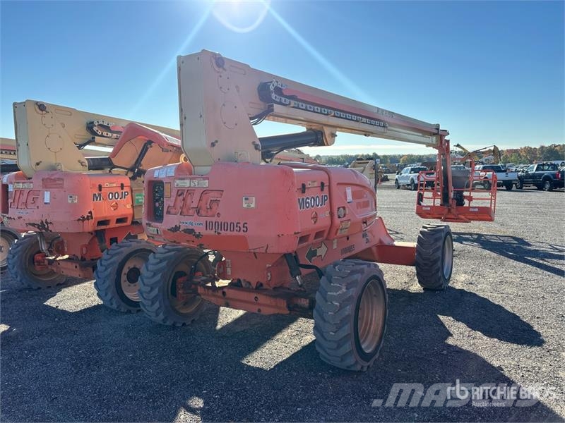 JLG M600JP 4WD Hybrid Articulating Boom Lift (Inoperab Articulated boom lifts