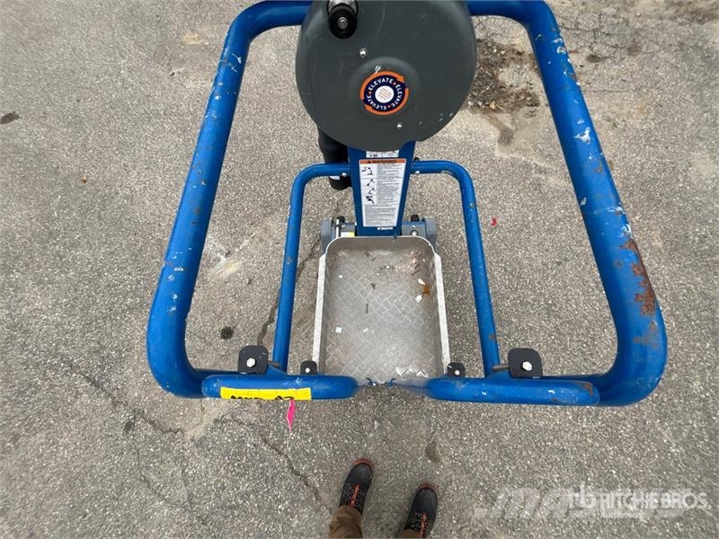JLG Pecolift Self Propelled Personnel Lift 建設機械 -　その他