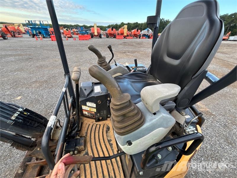 John Deere 17G Mini rýpadla < 7t