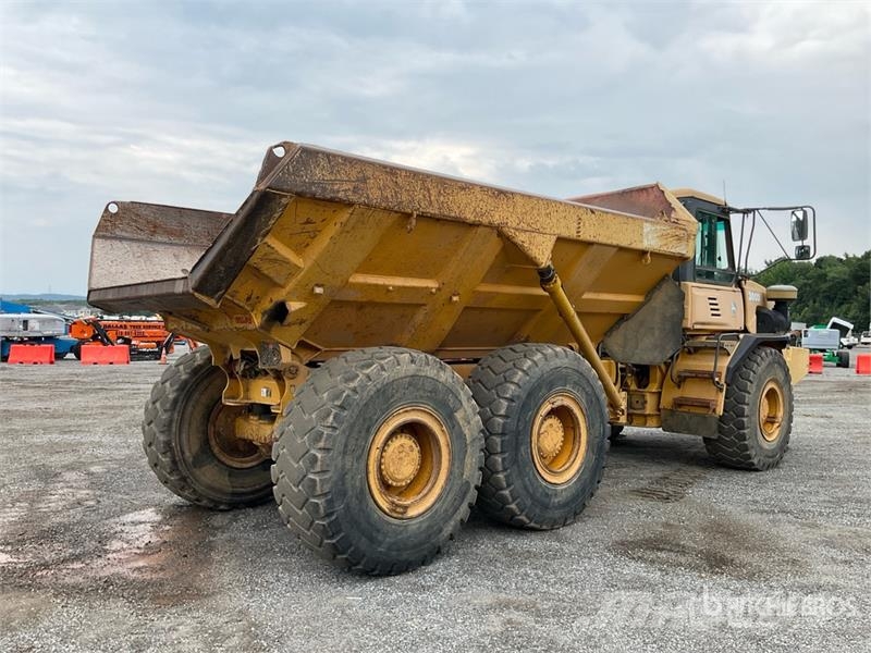 John Deere 300D Kĺbové nákladné autá