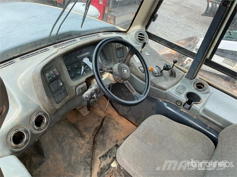 John Deere 300D Kĺbové nákladné autá