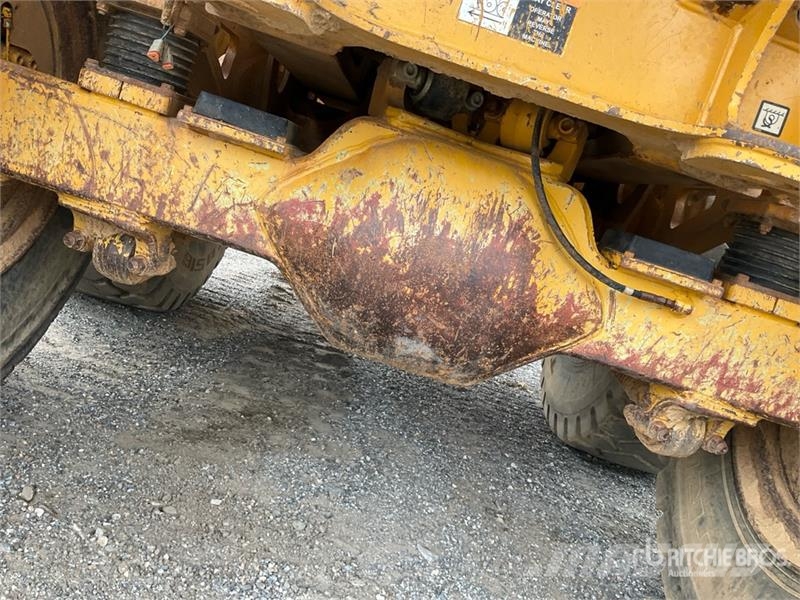 John Deere 300D Kĺbové nákladné autá