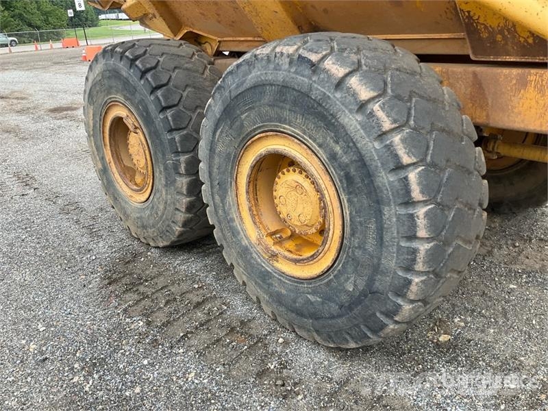 John Deere 300D Kĺbové nákladné autá