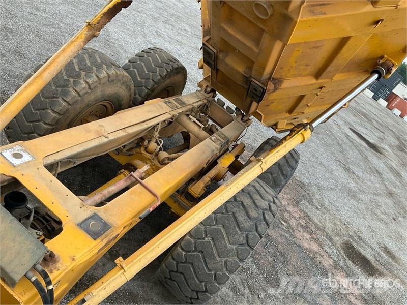 John Deere 300D Kĺbové nákladné autá