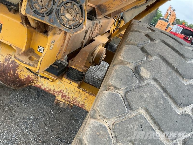John Deere 300D Kĺbové nákladné autá
