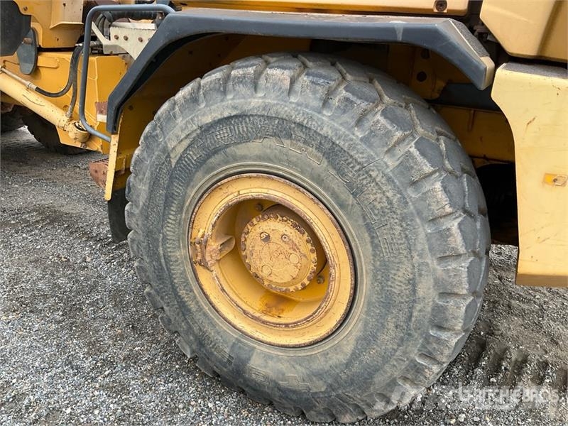 John Deere 300D Kĺbové nákladné autá