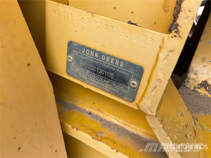 John Deere 300D Kĺbové nákladné autá