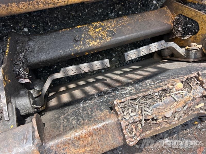 John Deere 320 Skid Steer Loader (Inoperable) Šmykom riadené nakladače