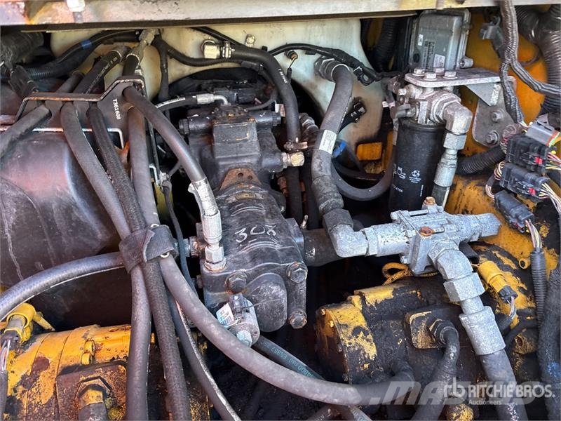 John Deere 330G Two-Speed Skid Steer Loader (Inoperable) Minicargadoras
