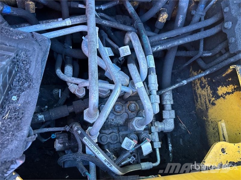 John Deere 330G Two-Speed Skid Steer Loader (Inoperable) Minicargadoras