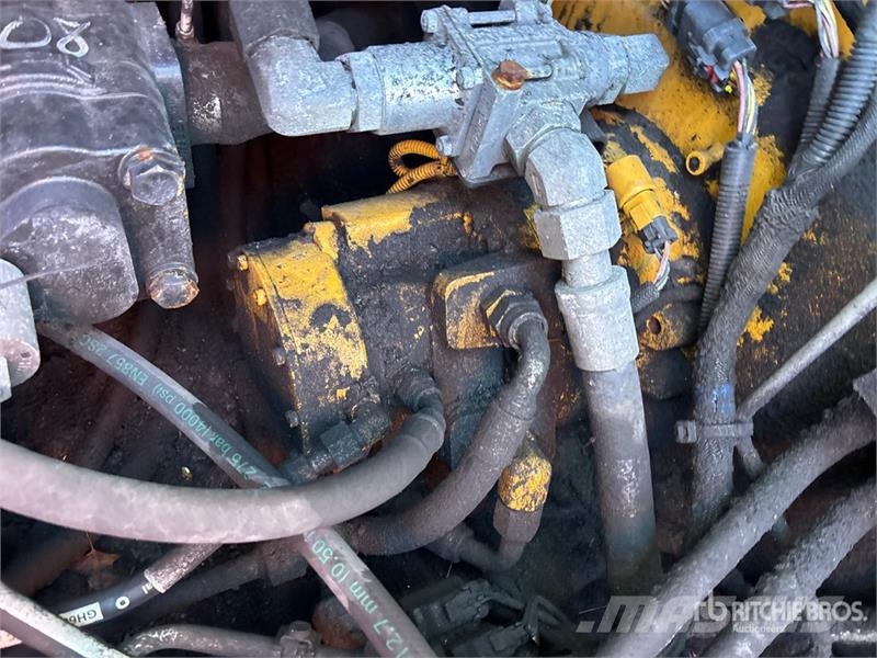 John Deere 330G Two-Speed Skid Steer Loader (Inoperable) Minicargadoras