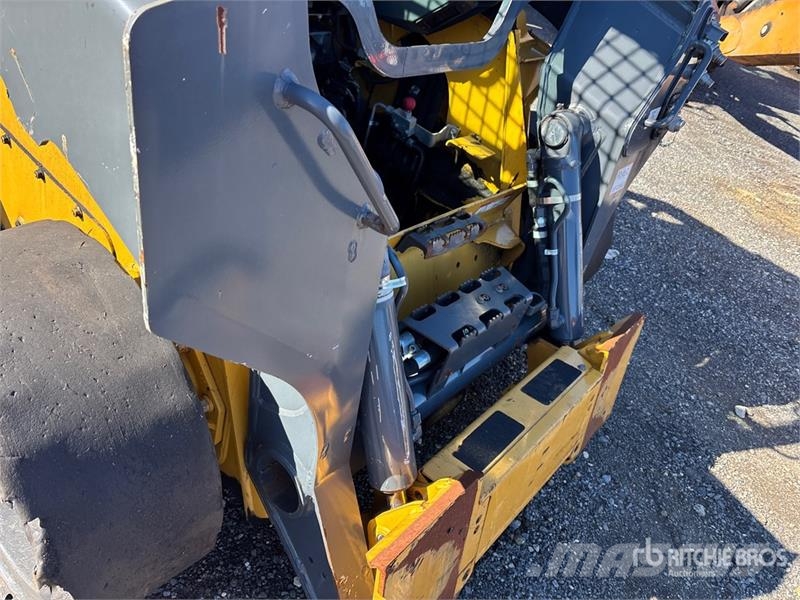 John Deere 330G Two-Speed Skid Steer Loader (Inoperable) Minicargadoras