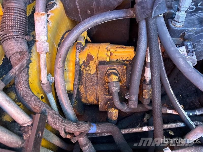 John Deere 330G Two-Speed Skid Steer Loader (Inoperable) Minicargadoras