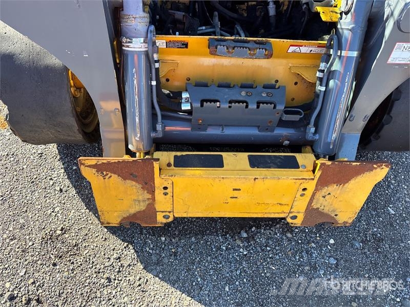 John Deere 330G Two-Speed Skid Steer Loader (Inoperable) Minicargadoras