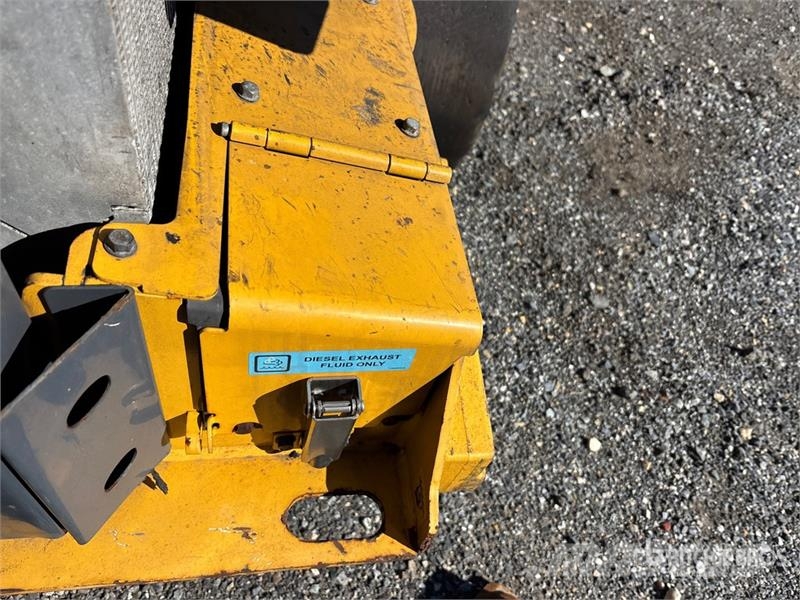 John Deere 330G Two-Speed Skid Steer Loader (Inoperable) Minicargadoras