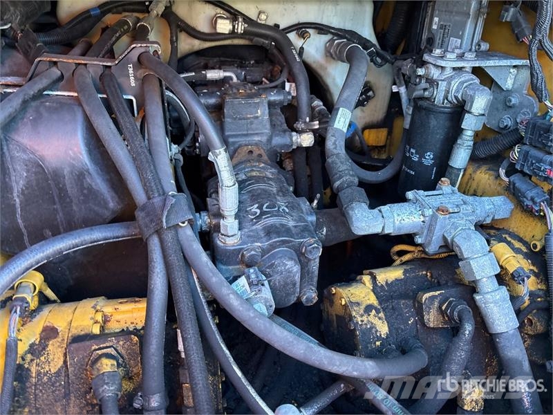 John Deere 330G Two-Speed Skid Steer Loader (Inoperable) Minicargadoras