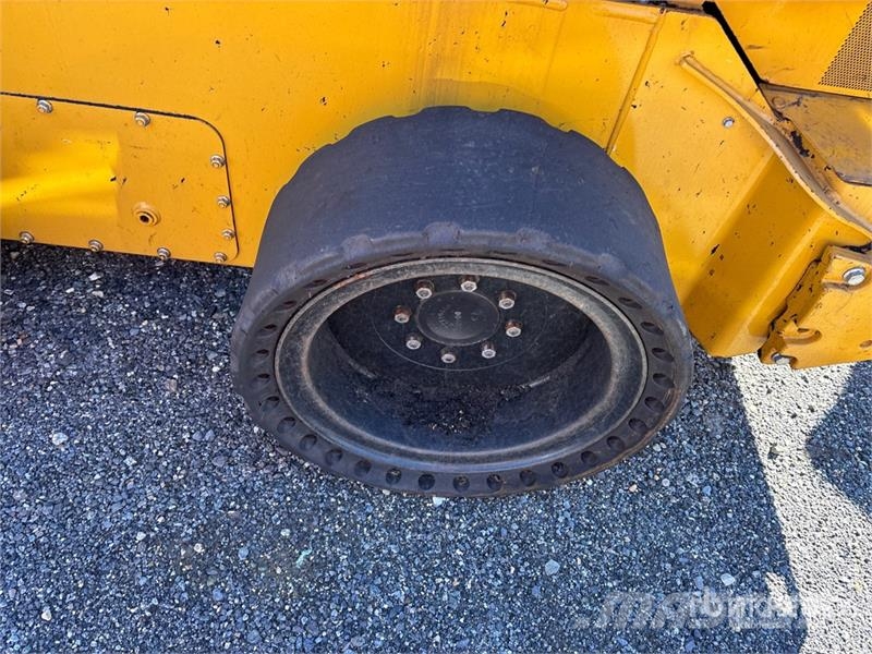 John Deere 330G Two-Speed Skid Steer Loader (Inoperable) Minicargadoras