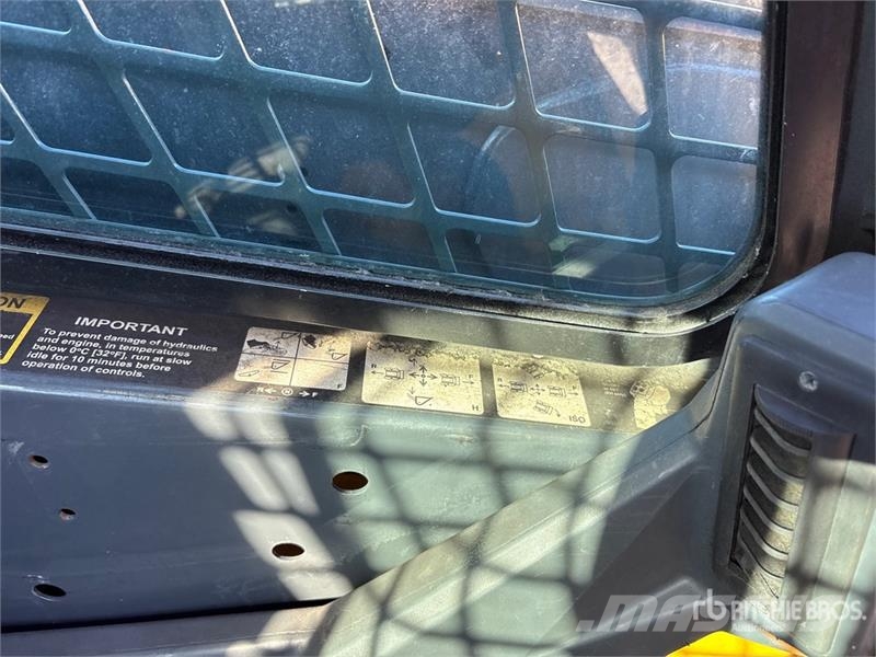 John Deere 330G Two-Speed Skid Steer Loader (Inoperable) Minicargadoras