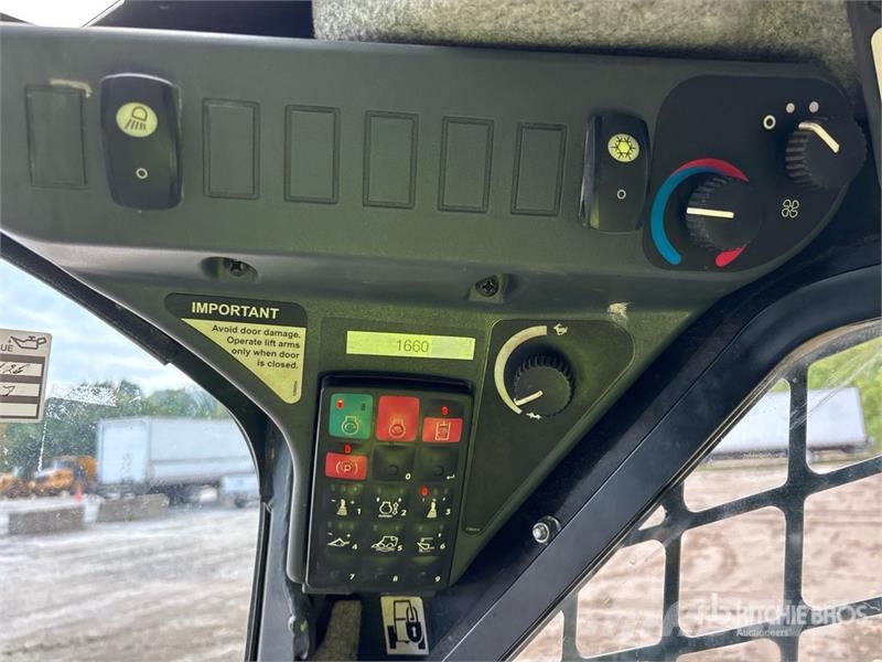 John Deere 331G Skid steer loderler